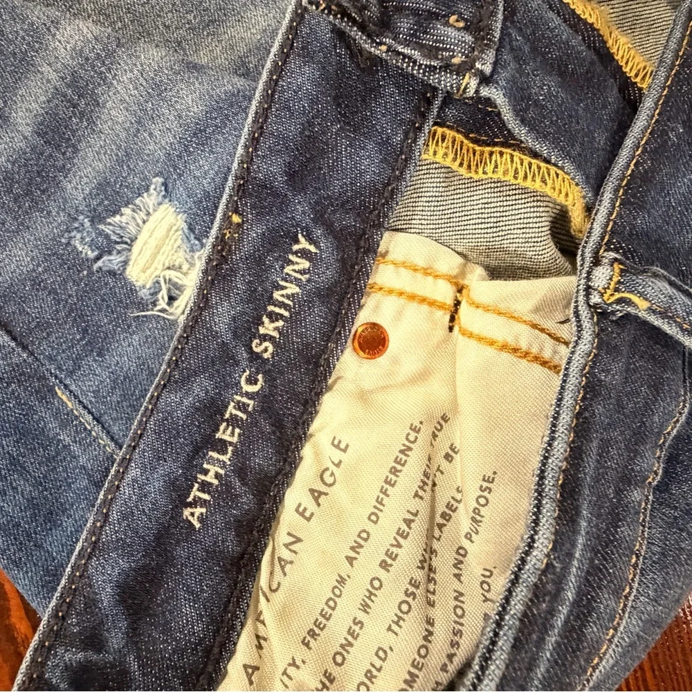 Men's American Eagle distressed airflex fit jeans size 32X 32